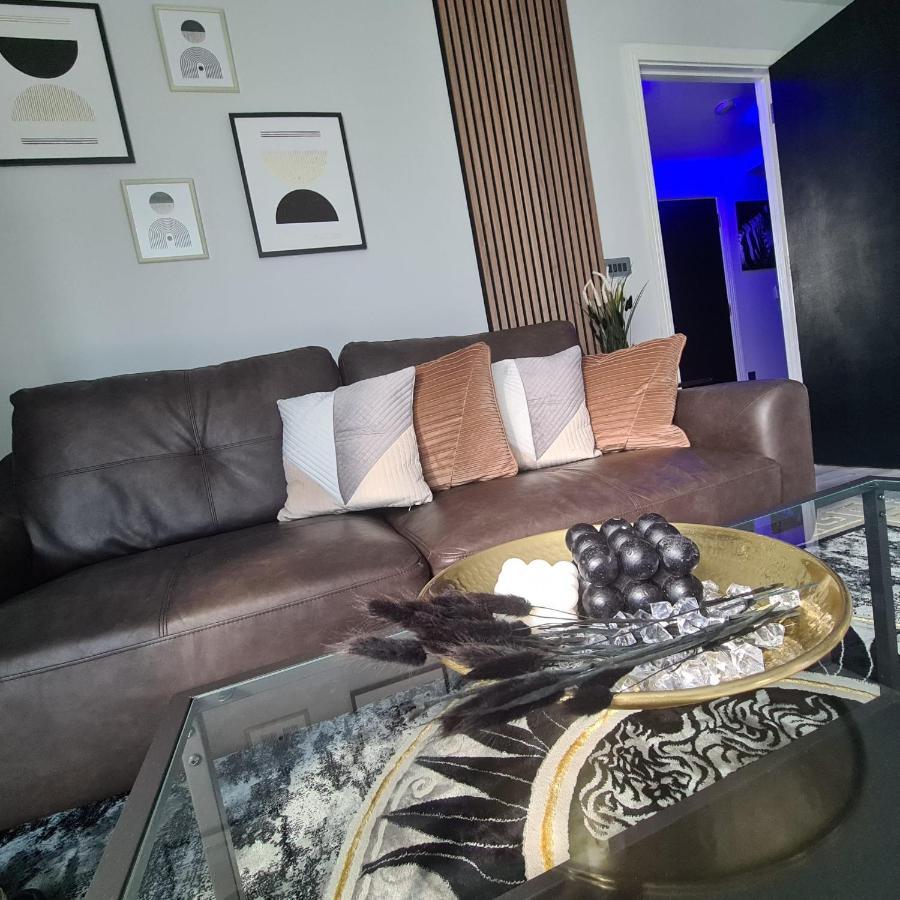 Luxury 9Ine Penthouse With Garden & Jacuzzi Διαμέρισμα Μπέρμιγχαμ Εξωτερικό φωτογραφία