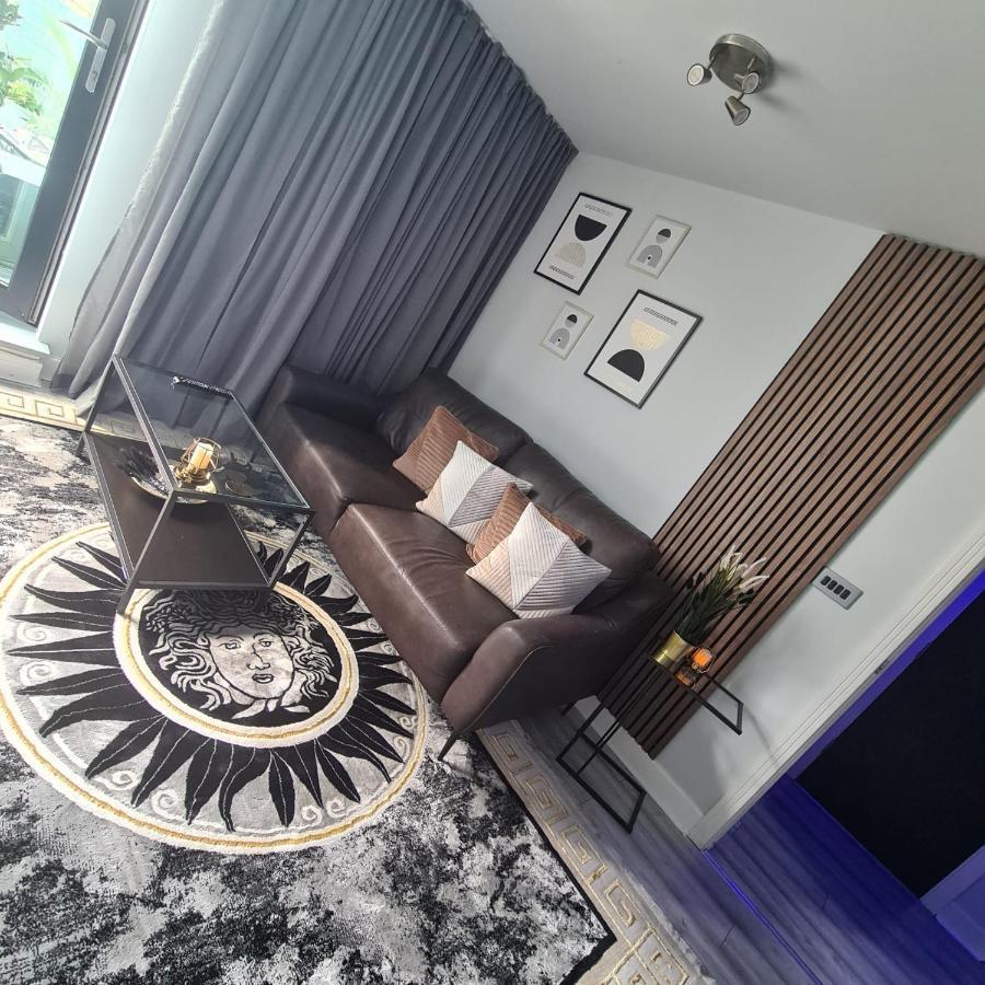 Luxury 9Ine Penthouse With Garden & Jacuzzi Διαμέρισμα Μπέρμιγχαμ Εξωτερικό φωτογραφία